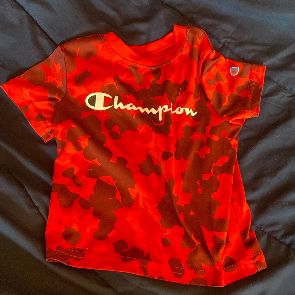 Toddler boys 2t Champion t-shirt